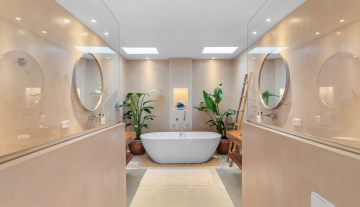 Resa Estates Paco for sale te koop finca paddel Ibiza bathroom 9.jpg